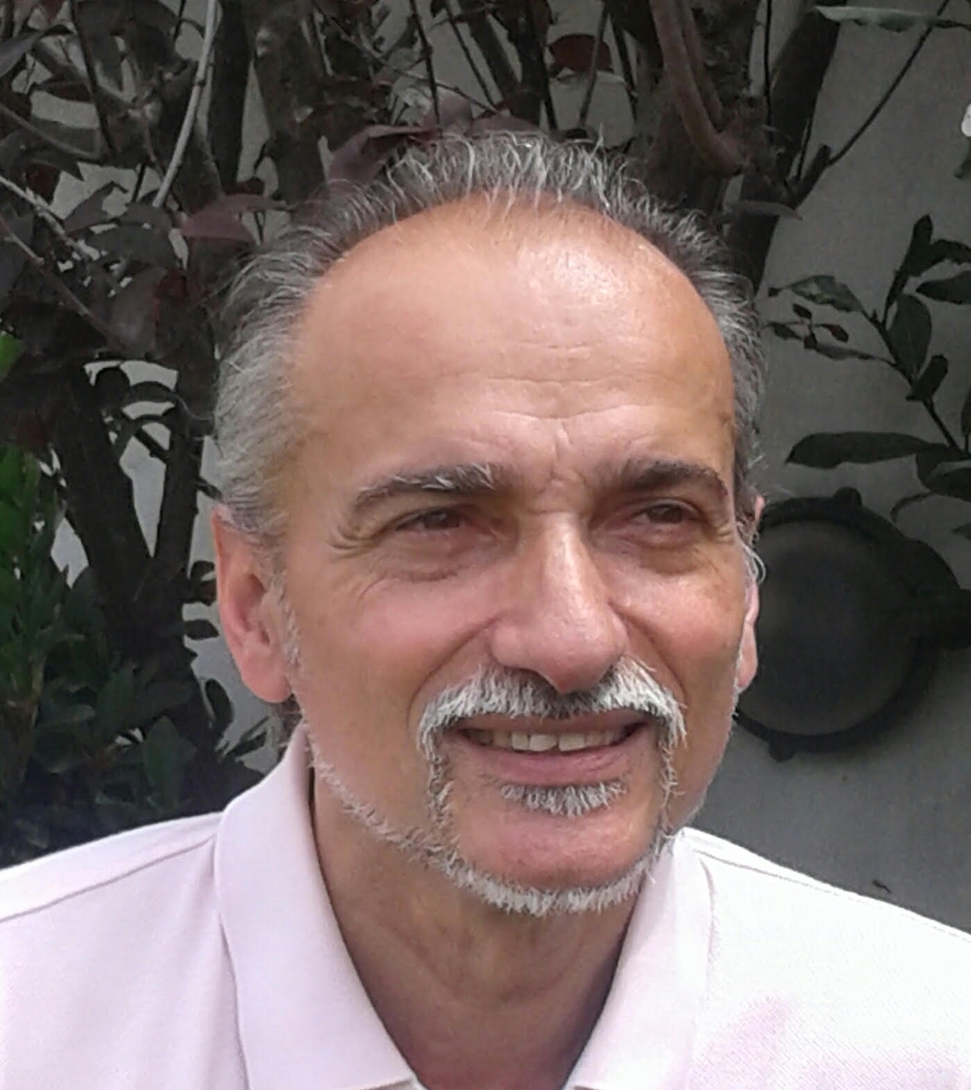Dr. Daniel Russo